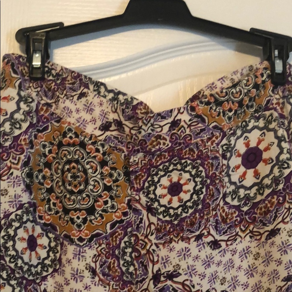 Patterned Flare Pants - Picture 3 of 4